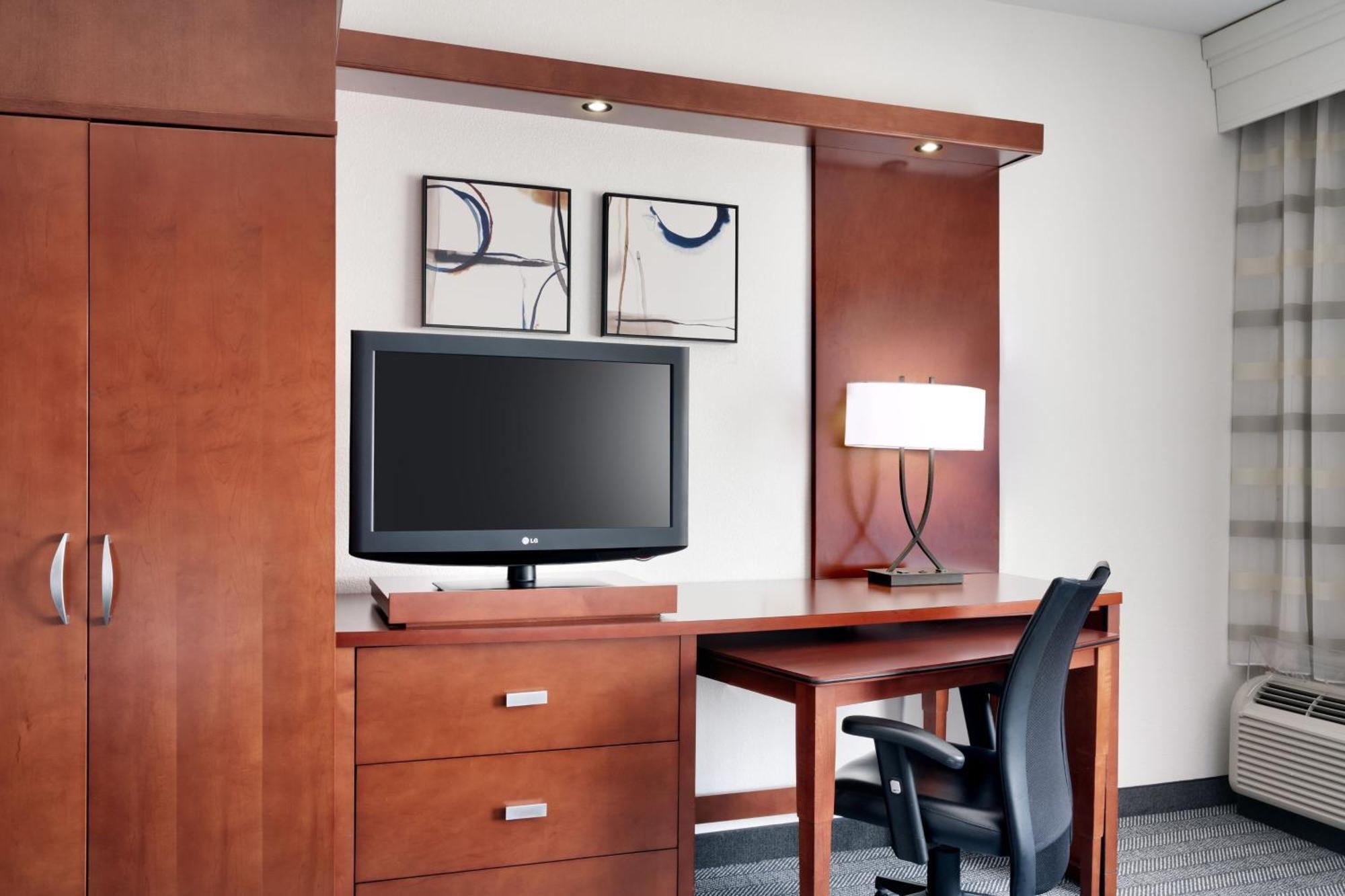 Courtyard By Marriott Houston Nasa Clear Webster