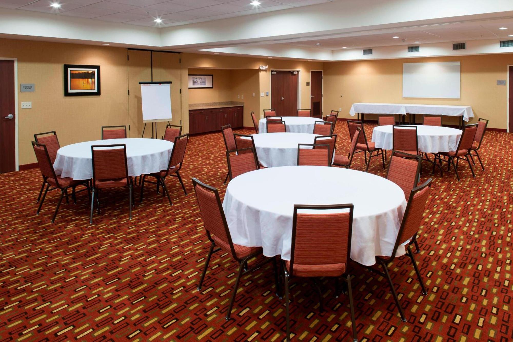 Courtyard By Marriott Houston Nasa Clear Hotel