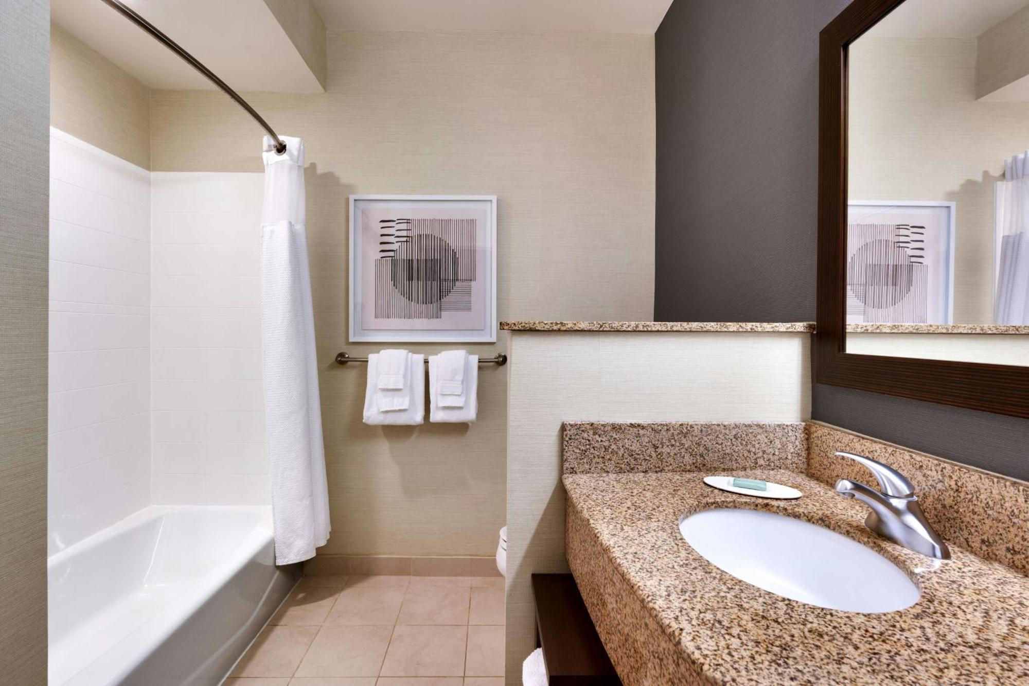 Courtyard By Marriott Houston Nasa Clear Hotel